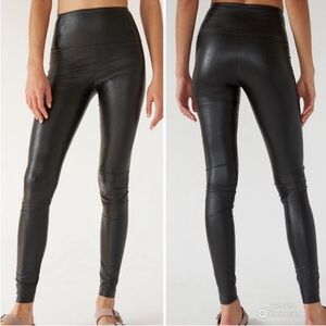 Aritzia Wilfred Free XXS Black Daria Vegan Faux Japanese Leather Leggings